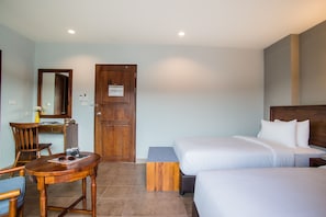 Standard Twin Room | In-room safe, desk, free WiFi