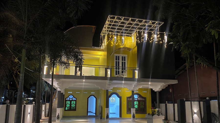 Hotel Jay R