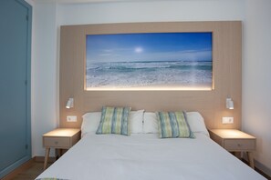 3 habitaciones, tabla de planchar con plancha, wifi y ropa de cama 