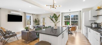 Group-Friendly Townhouse Stay – Sleeps up to 20