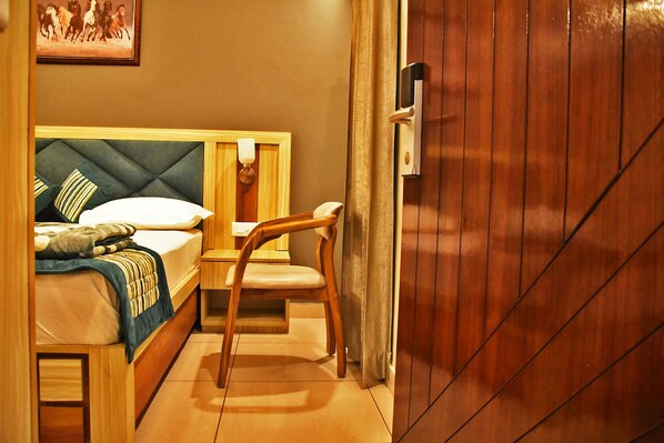 Deluxe Room, Mountain View | Free WiFi