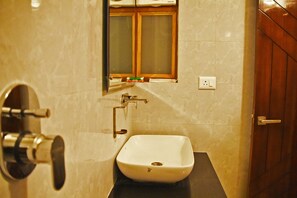 Towels, soap, shampoo, toilet paper