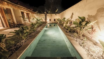 ์ผ์ธ ์์์ฅ, ์์์ฅ ํ๋ผ์, ์ผ๊ด์ ์์