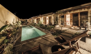 Outdoor pool, pool umbrellas, sun loungers