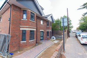 Exterior - Bridge Road - Room 4a (Southampton)