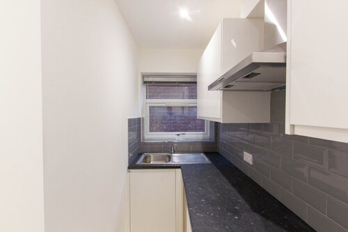 Bridge Road - Room 4a