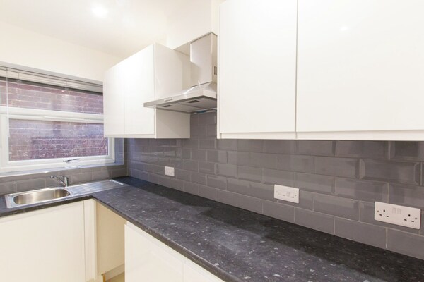 Bridge Road - Room 4a - New Forest