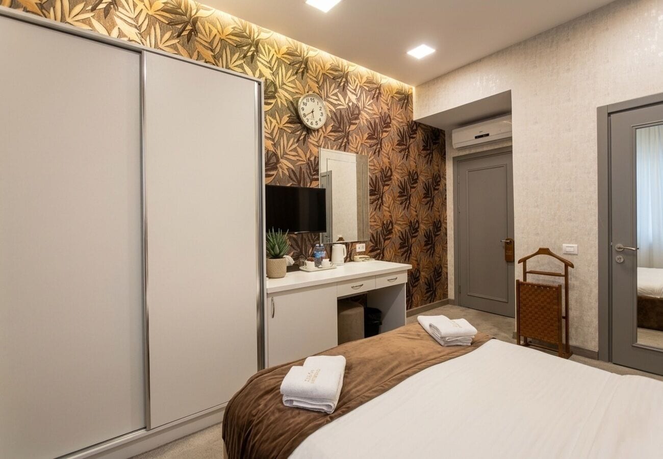 Comfort kamer, 1 twee- of 2 eenpersoonsbedden, uitzicht op stad | Luxe beddengoed, donzen dekbedden, pillowtop-bedden, een minibar