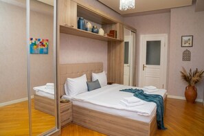 Apartamento panorámico | Ropa de cama de alta calidad y edredones de plumas