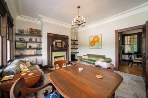 Smart TV, table tennis, books