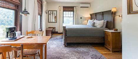 1 bedroom, iron/ironing board, travel cot, free WiFi