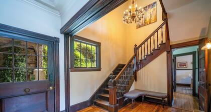 Marshall Inn Riverview Guestroom, Walk Downtown