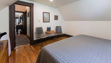 2 bedrooms, iron/ironing board, travel crib, free WiFi