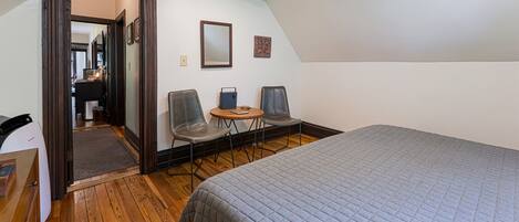2 bedrooms, iron/ironing board, travel cot, free WiFi