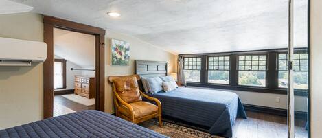 1 bedroom, iron/ironing board, travel cot, free WiFi