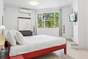 House (3 Bedrooms) | Property amenity