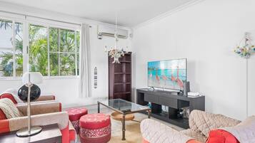 House (3 Bedrooms) | Property amenity