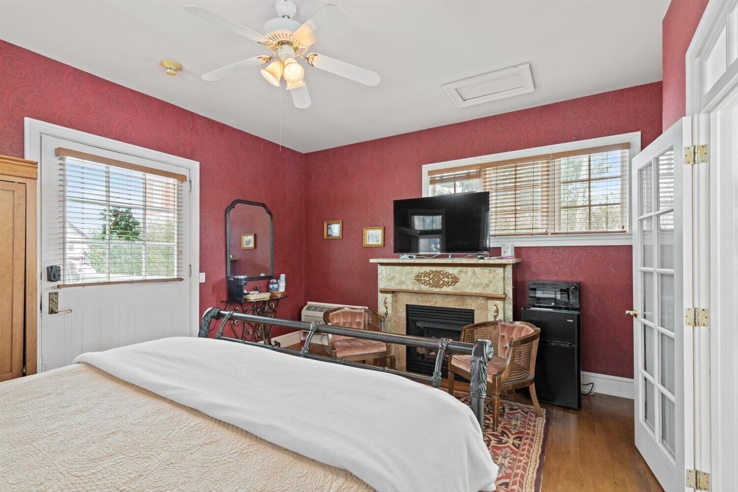 1 室のベッドルーム、アイロン / アイロン台、WiFi (無料)、ベッドシーツ