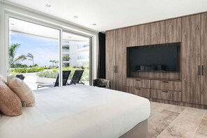 3 habitaciones, tabla de planchar con plancha y cuna de viaje 