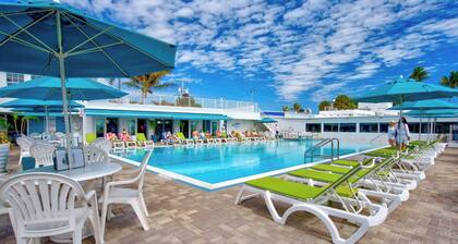 Sunset Harbor Waterfront Villa with Dock, Cabana Club