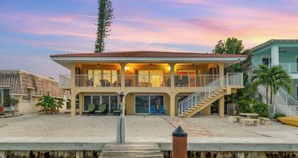 Sunset Harbor Waterfront Villa with Dock, Cabana Club