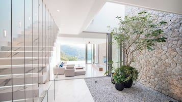 Villa exclusiva, 5 habitaciones, balcón, vista al mar | Área de sala de estar