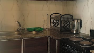 House, 3 Bedrooms, Smoking, Balcony | Interior