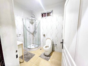 Hus - 3 soveværelser - ryger - balkon | Badeværelse