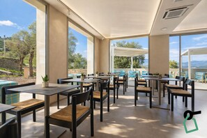 Free daily buffet breakfast - Hotiday Lerici Trebiano (Arcola)