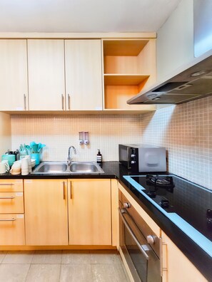 Appartement, 2 chambres, vue ville | Cuisine privée