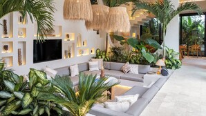 Luxury Villa, Balkon, Bahçe Manzaralı | Oturma alanı