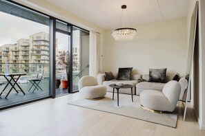 TV, offices - Water Front View - Prime Apartment (København)