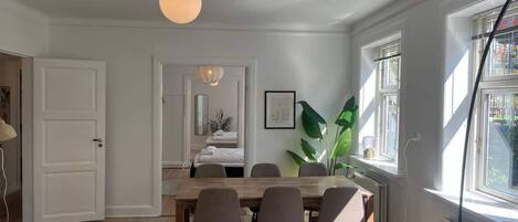 تناول الطعام