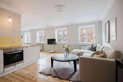 Upscale 3BR Apartment in City Center