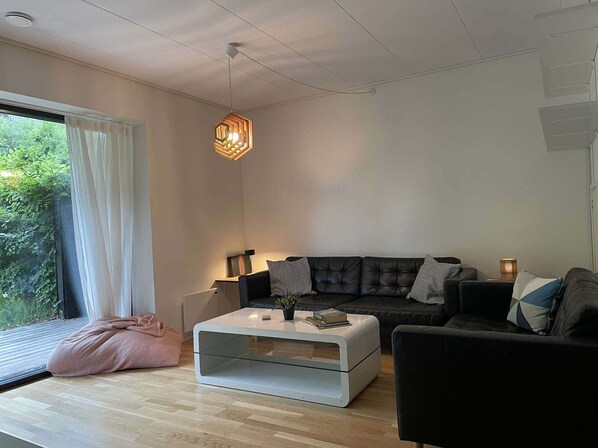 Téléviseur, bureau