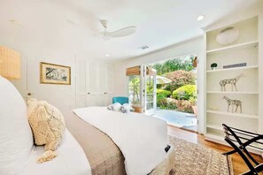 4 bedrooms, desk, iron/ironing board, WiFi