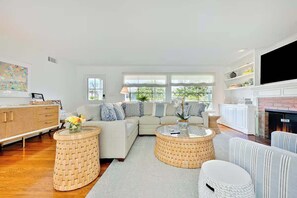 TV, fireplace, offices