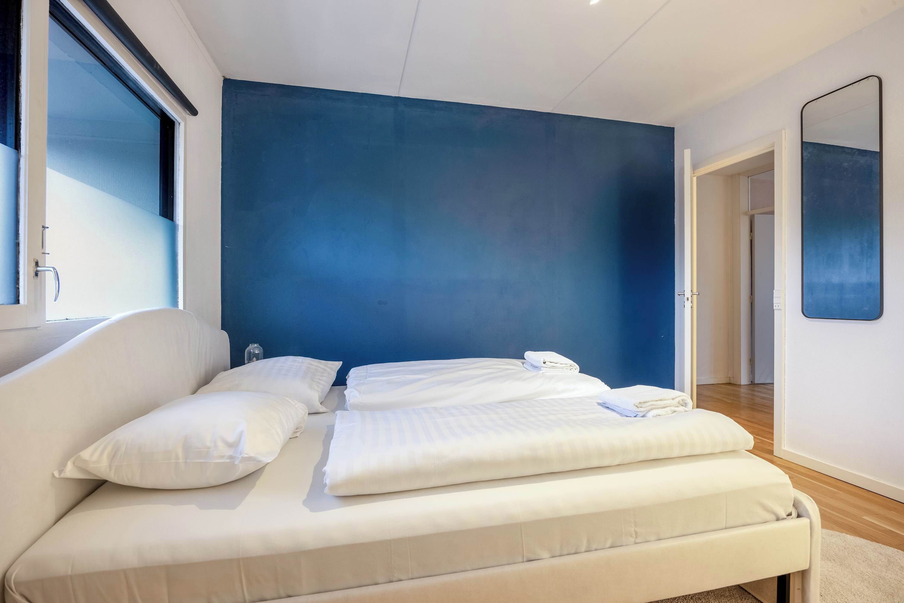 1 slaapkamer, een bureau, een strijkplank/strijkijzer, wifi