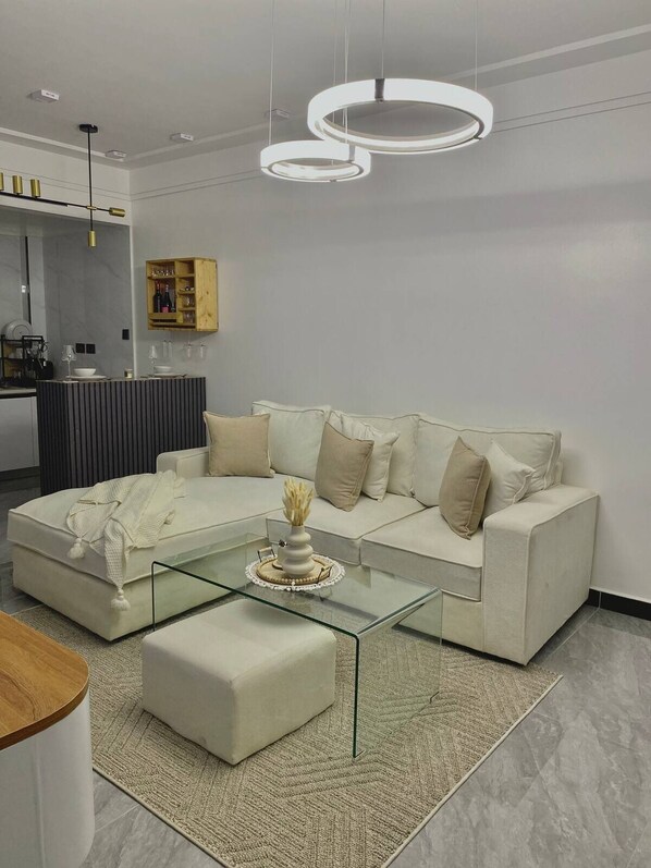 Living area - Soft Escape - Cozy Bar + Views Lavington (Nairobi)