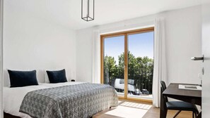 3 habitaciones, tabla de planchar con plancha, wifi y ropa de cama
