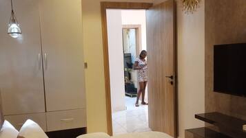 2 slaapkamers, een strijkplank/strijkijzer, wifi, beddengoed