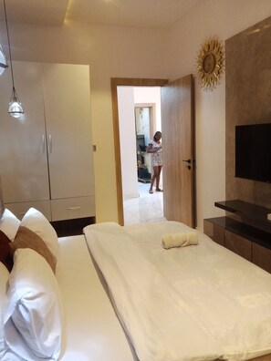 2 bedrooms, iron/ironing board, WiFi, bed sheets - 2-bedroom house in lovely secured estate in lekki Lagos with AC, fitness room, (Lagos)