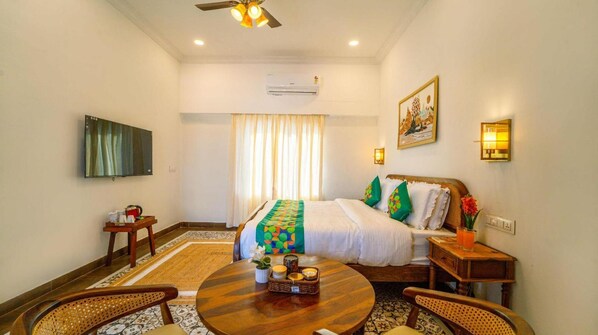 Economy-huone, näkymä aavikolle | Äänieristys, silitysrauta/-lauta, ilmainen Wi-Fi