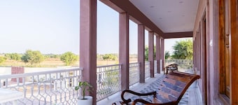 Hotel Hinduja Luxury Camp & Resort