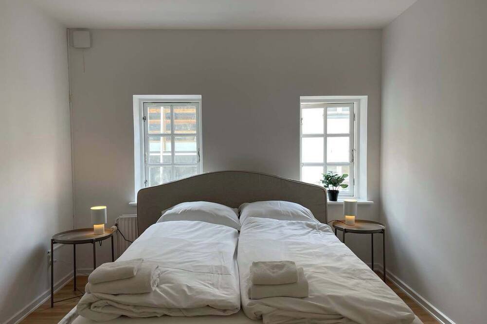 Lovely apt in center (APT 2)