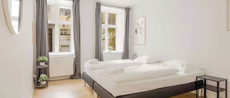 1 bedroom, iron/ironing board, travel cot, WiFi