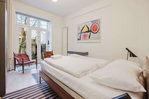 1 bedroom, desk, iron/ironing board, WiFi