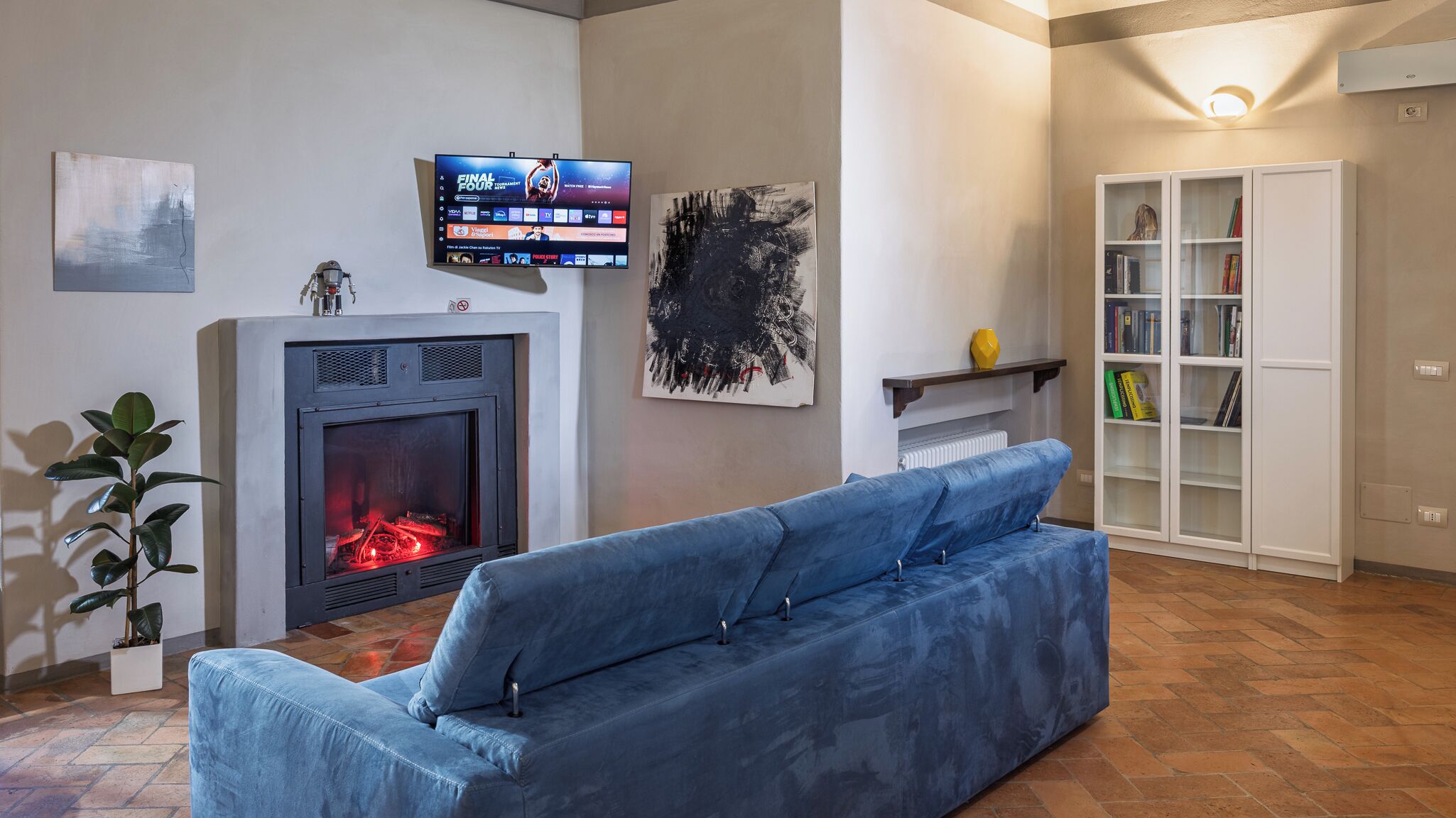 Smart-TV, Videospiele, Bücher, Stereoanlage