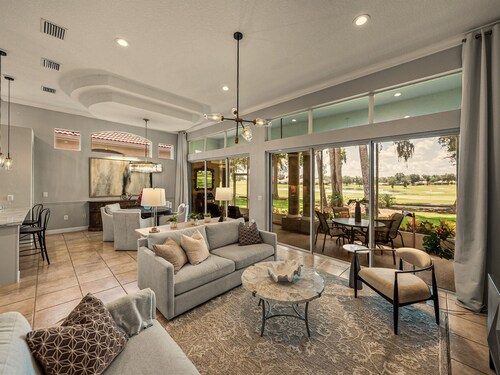 Elegant 3BR Lake Jovita Golf Villa • St. Leo Access