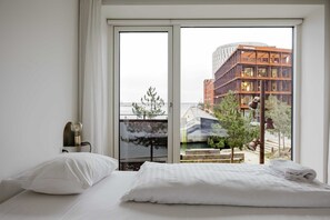 3 Schlafzimmer, Schreibtisch, Bügeleisen/Bügelbrett, WLAN